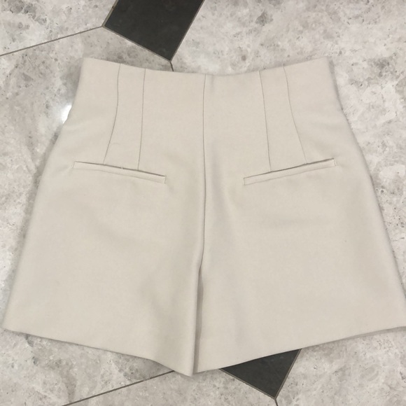 Zara NWOT high waisted ecru shorts. Size 24 - Picture 6 of 6